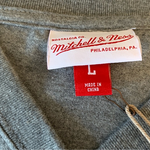 NWT Mitchell & Ness NE Patriots Post Season Run V-Neck T-Shirt (L) - Picture 4 of 5